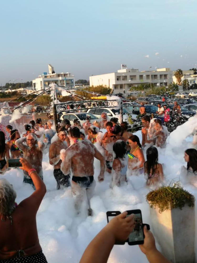schiuma party al lido del sol